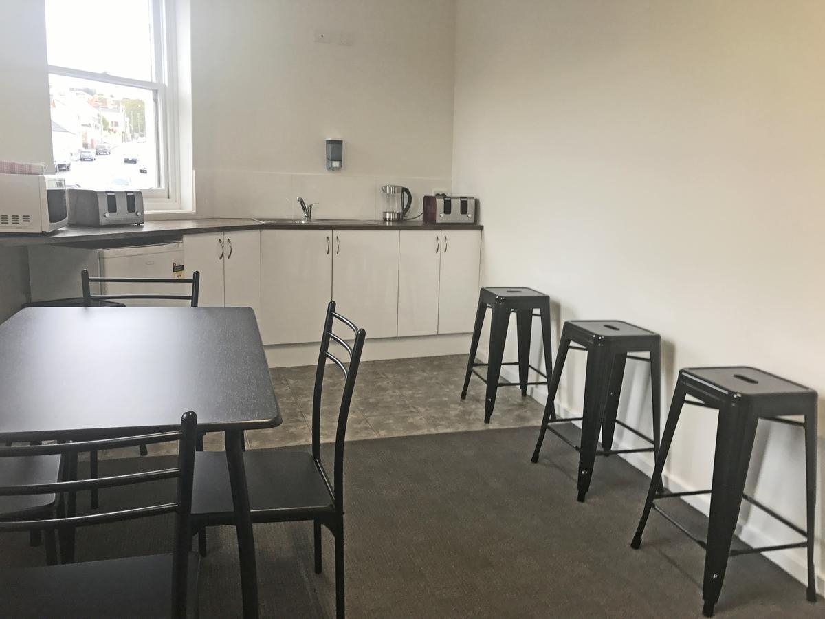 Okeefes Hotel Backpackers Лонсестон Экстерьер фото