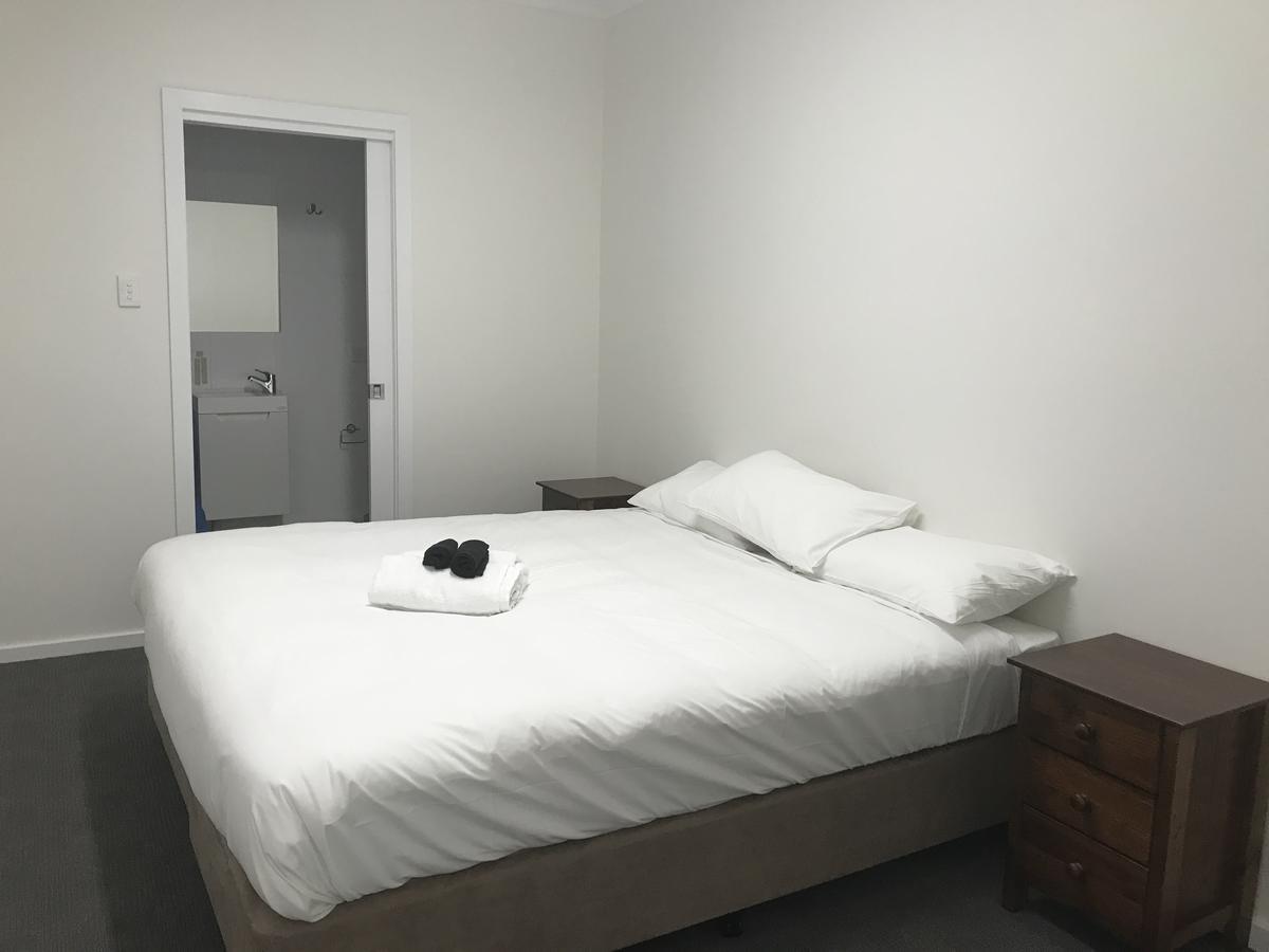 Okeefes Hotel Backpackers Лонсестон Экстерьер фото