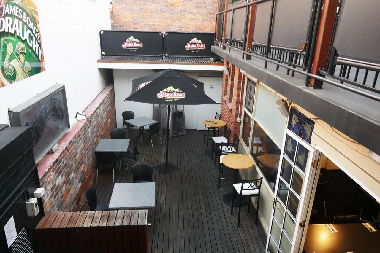 Okeefes Hotel Backpackers Лонсестон Экстерьер фото