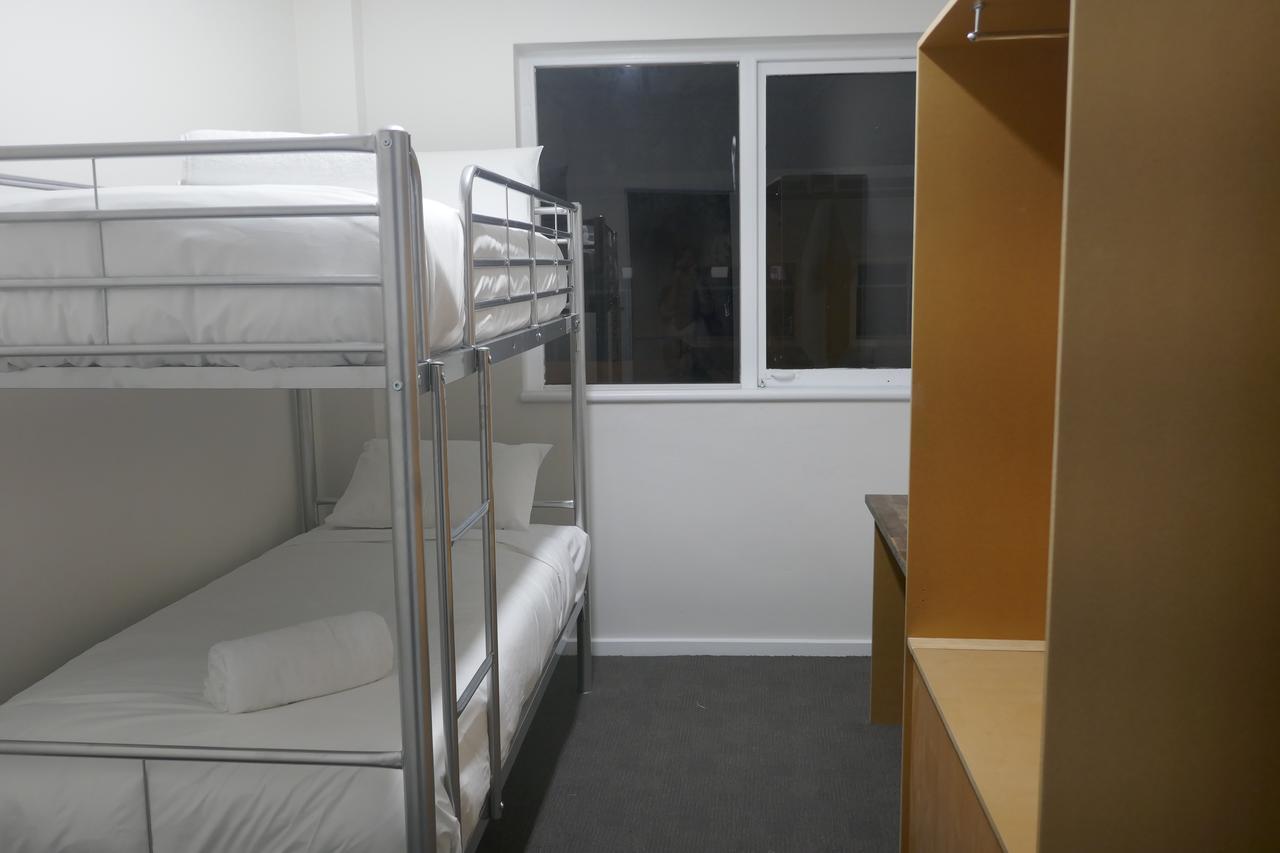 Okeefes Hotel Backpackers Лонсестон Экстерьер фото