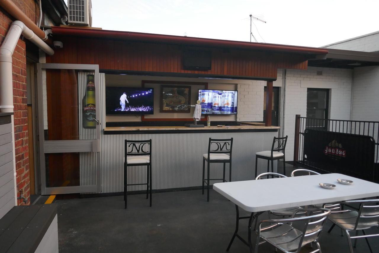 Okeefes Hotel Backpackers Лонсестон Экстерьер фото