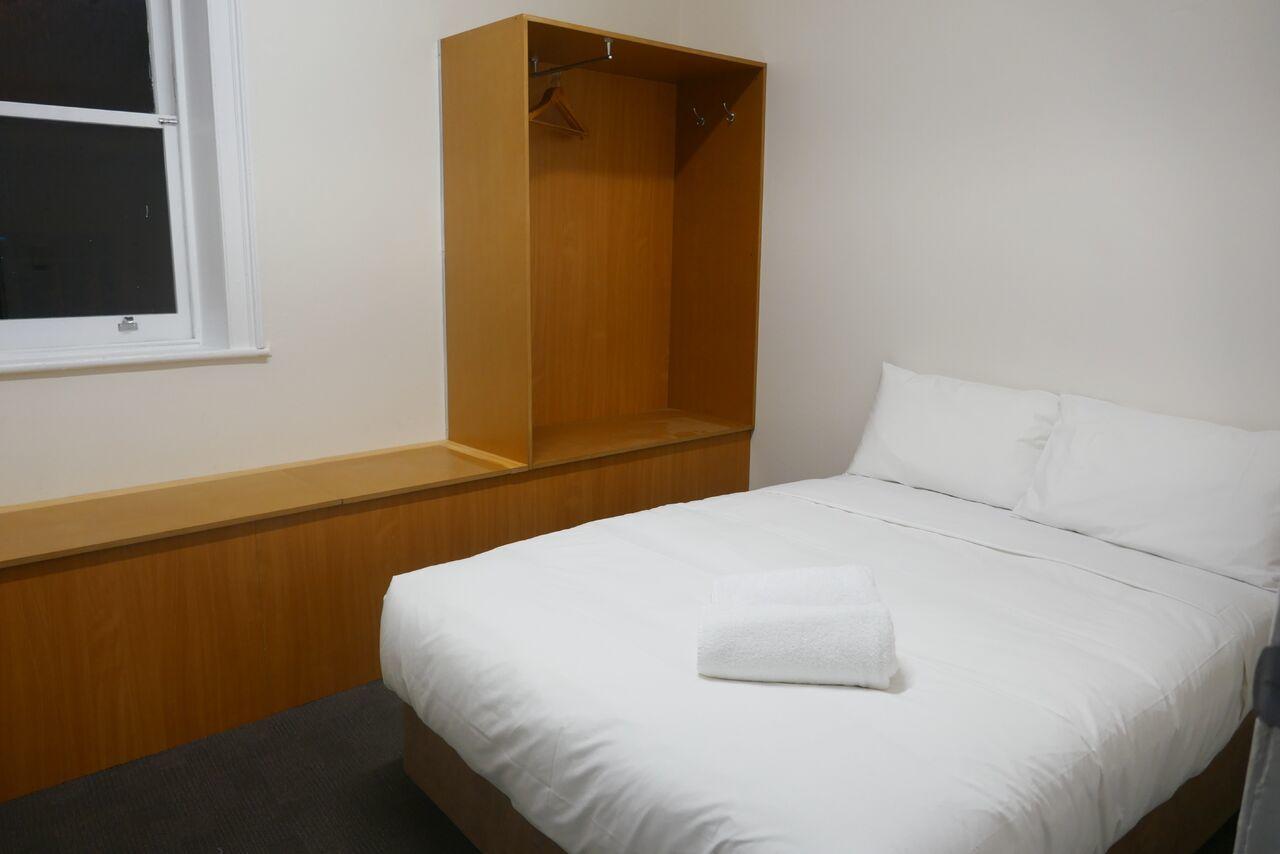 Okeefes Hotel Backpackers Лонсестон Экстерьер фото