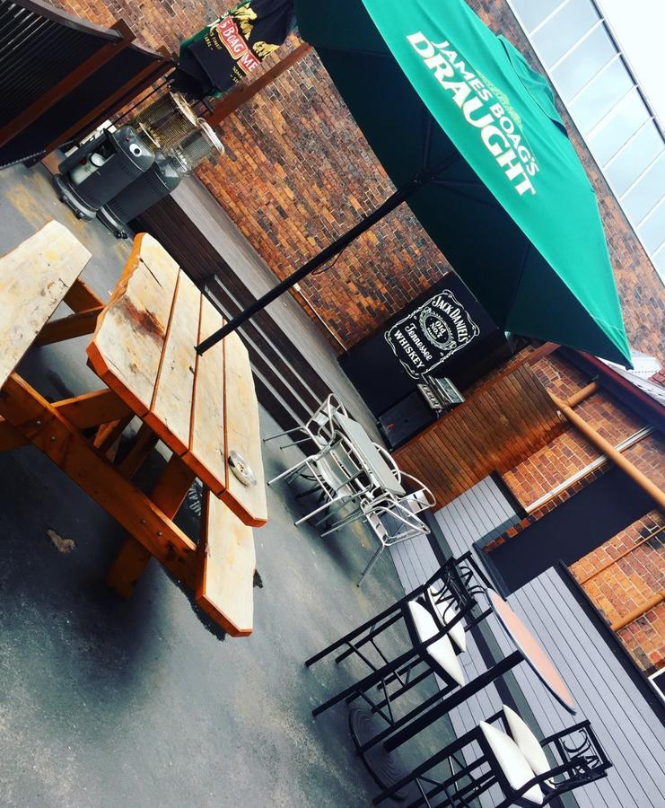 Okeefes Hotel Backpackers Лонсестон Экстерьер фото